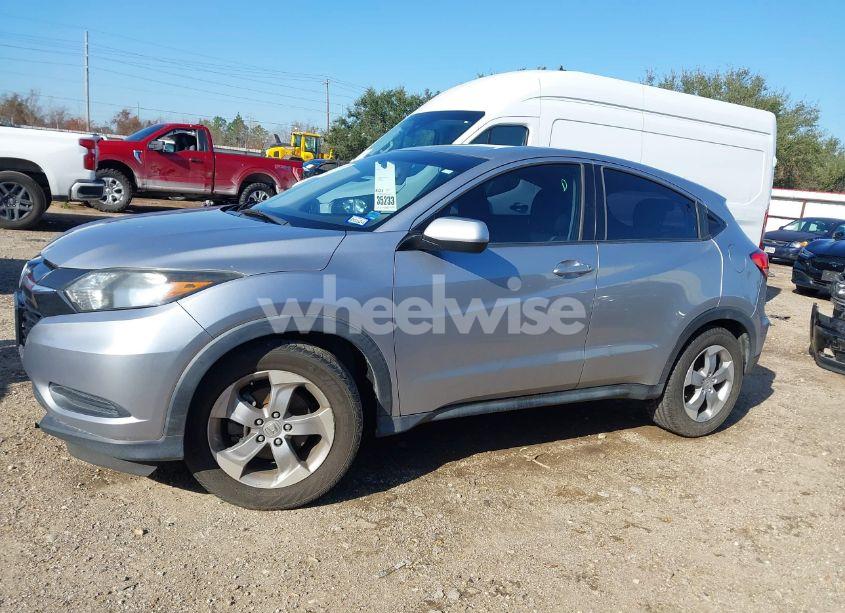 Photo 14 of 2018 Honda Hr-v LX (VIN 3CZRU5H36JM717924)