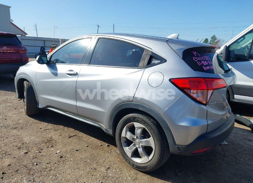 Photo 3 of 2018 Honda Hr-v LX (VIN 3CZRU5H36JM717924)