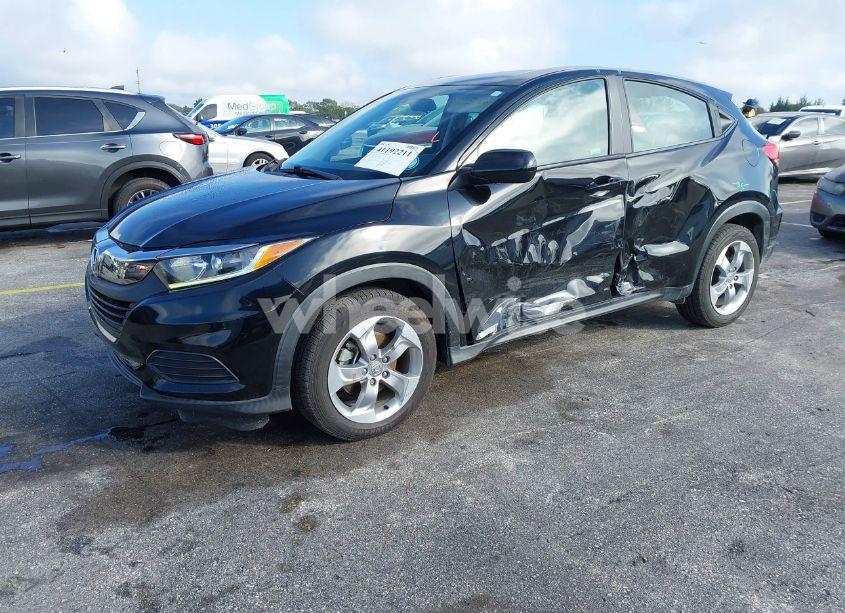 Photo 2 of 2019 Honda Hr-v LX (VIN 3CZRU5H36KG708883)