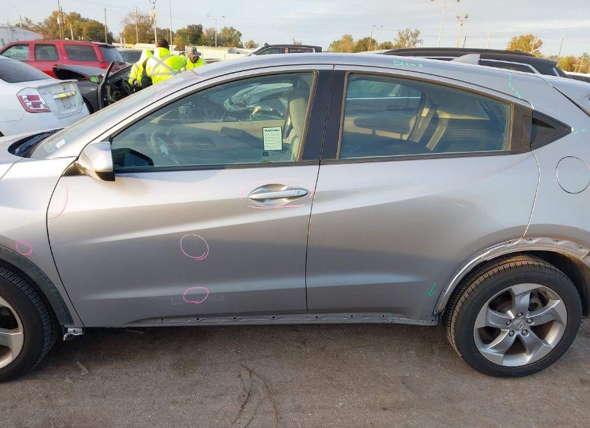 Photo 15 of 2017 Honda Hr-v LX (VIN 3CZRU5H37HG704205)