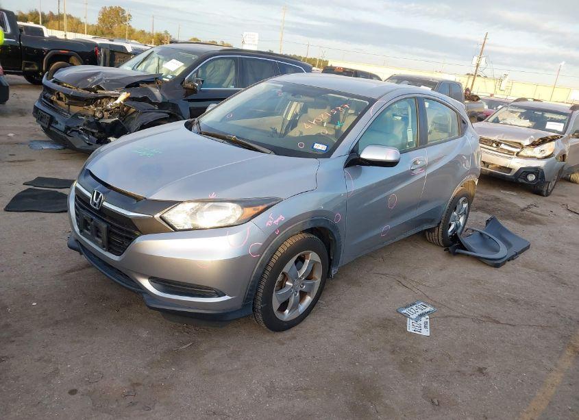 Photo 2 of 2017 Honda Hr-v LX (VIN 3CZRU5H37HG704205)