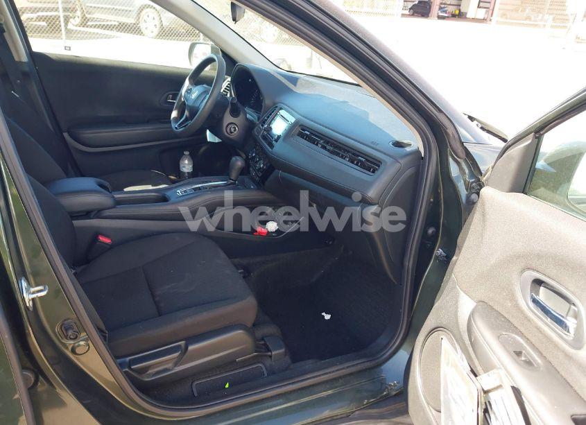 Photo 5 of 2018 Honda Hr-v LX (VIN 3CZRU5H37JG703433)