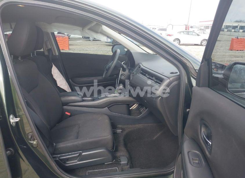 Photo 5 of 2018 Honda Hr-v LX (VIN 3CZRU5H37JM710366)