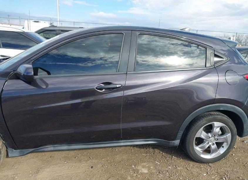 Photo 14 of 2018 Honda Hr-v LX (VIN 3CZRU5H37JM713509)