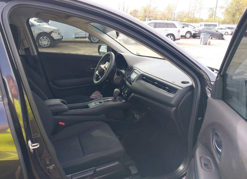 Photo 5 of 2018 Honda Hr-v LX (VIN 3CZRU5H37JM713509)