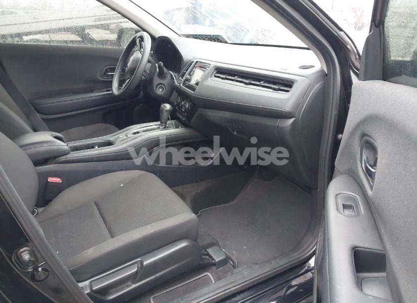 Photo 5 of 2019 Honda Hr-v LX (VIN 3CZRU5H37KG700047)