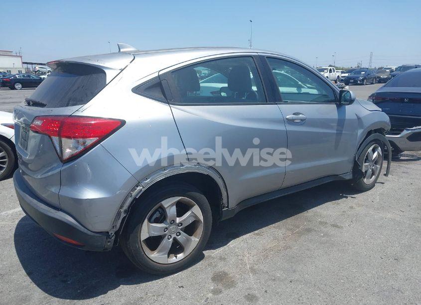 Photo 4 of 2020 Honda Hr-v 2WD LX (VIN 3CZRU5H37LM703999)