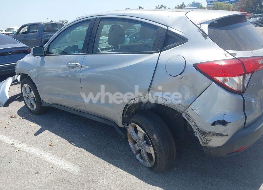 Photo 6 of 2020 Honda Hr-v 2WD LX (VIN 3CZRU5H37LM703999)