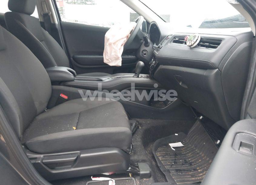 Photo 5 of 2022 Honda Hr-v 2WD LX (VIN 3CZRU5H37NM744037)