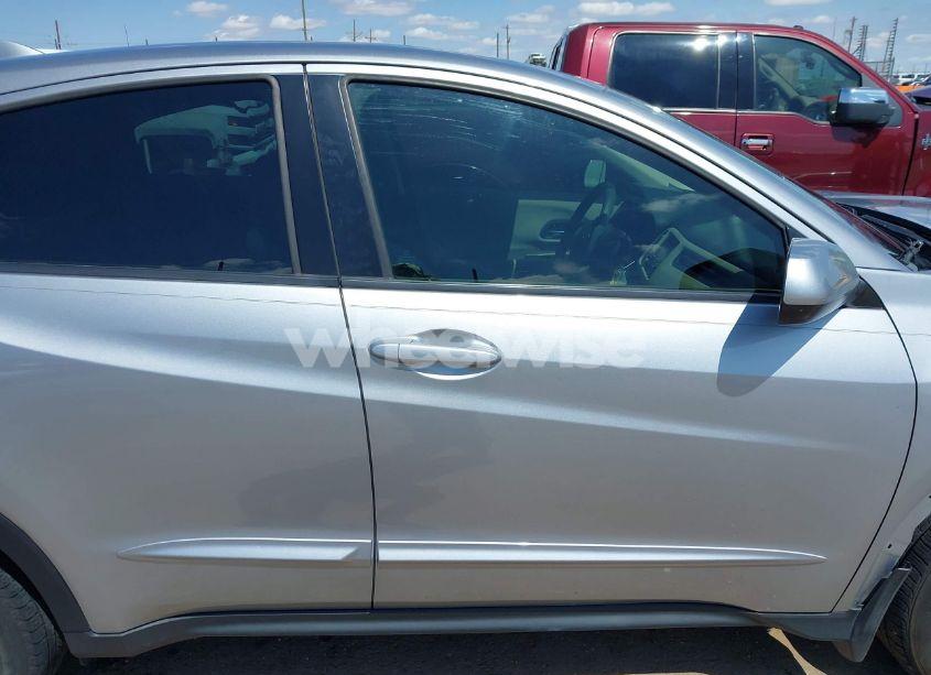 Photo 14 of 2018 Honda Hr-v LX (VIN 3CZRU5H38JM715463)