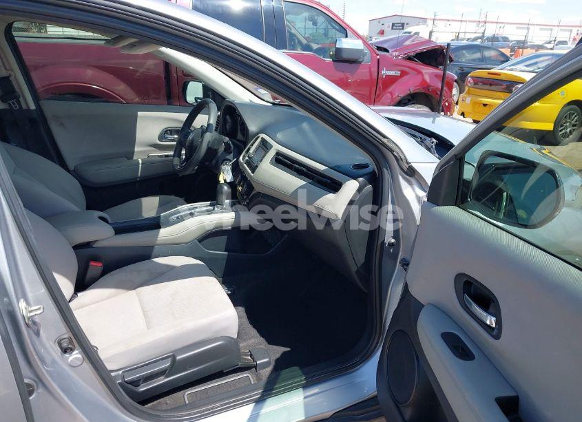 Photo 5 of 2018 Honda Hr-v LX (VIN 3CZRU5H38JM715463)