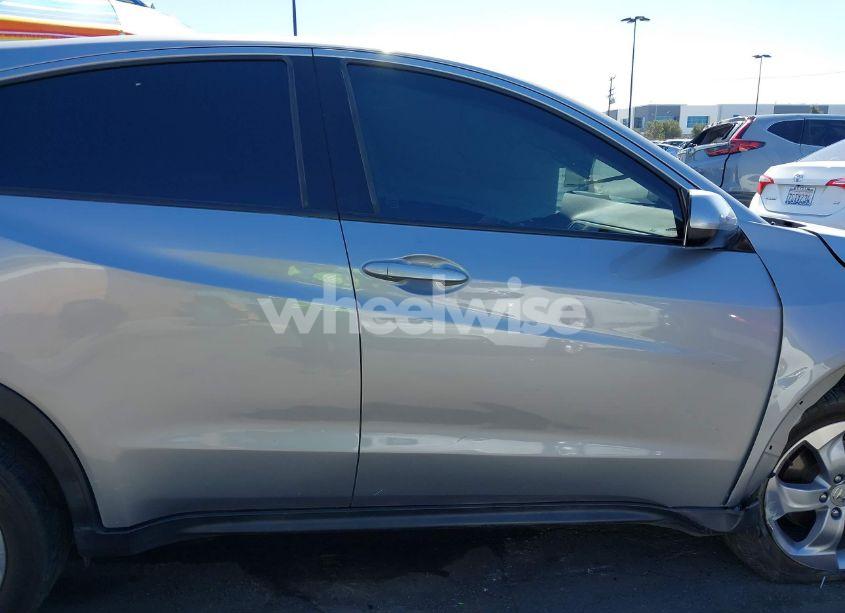 Photo 14 of 2019 Honda Hr-v LX (VIN 3CZRU5H38KG712725)