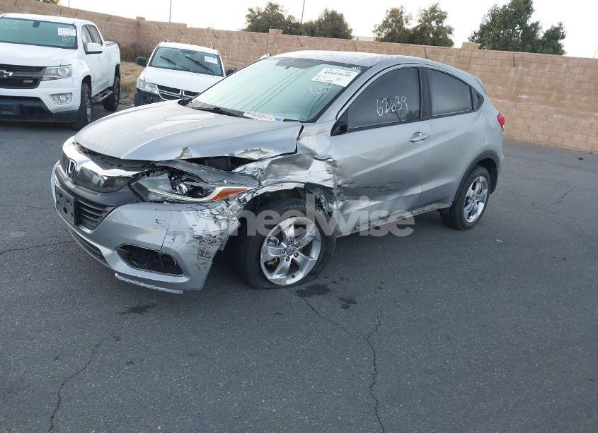 Photo 2 of 2019 Honda Hr-v LX (VIN 3CZRU5H38KG712725)