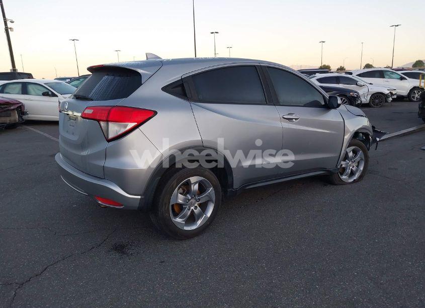 Photo 4 of 2019 Honda Hr-v LX (VIN 3CZRU5H38KG712725)