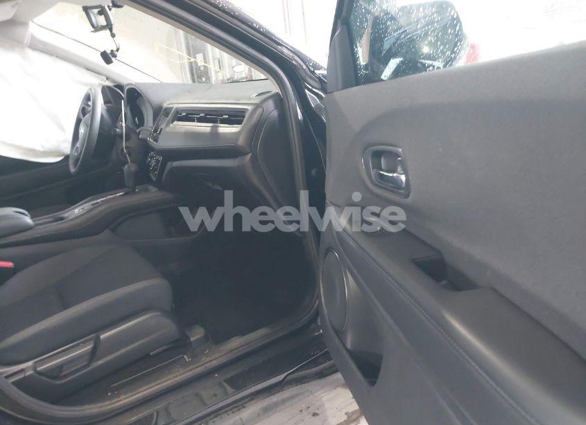 Photo 5 of 2020 Honda Hr-v 2WD LX (VIN 3CZRU5H38LM716227)