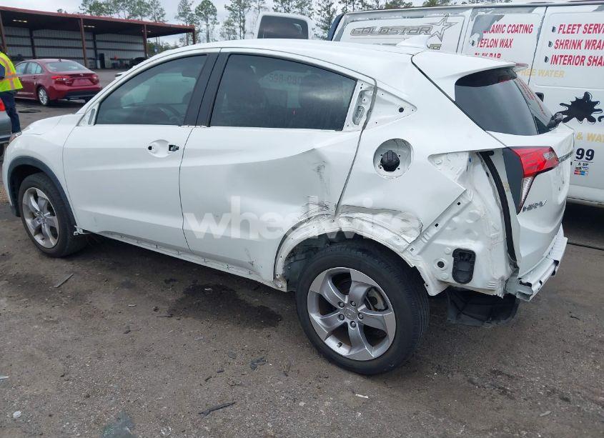 Photo 3 of 2022 Honda Hr-v 2WD LX (VIN 3CZRU5H38NM731538)