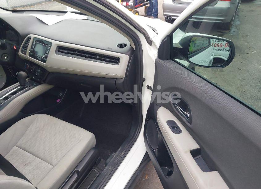 Photo 5 of 2022 Honda Hr-v 2WD LX (VIN 3CZRU5H38NM731538)