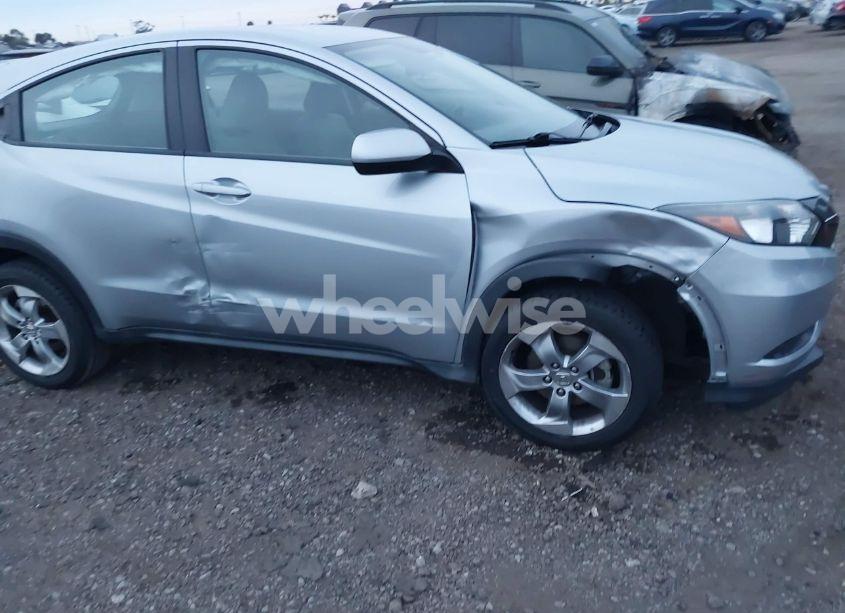 Photo 6 of 2018 Honda Hr-v LX (VIN 3CZRU5H39JM723264)