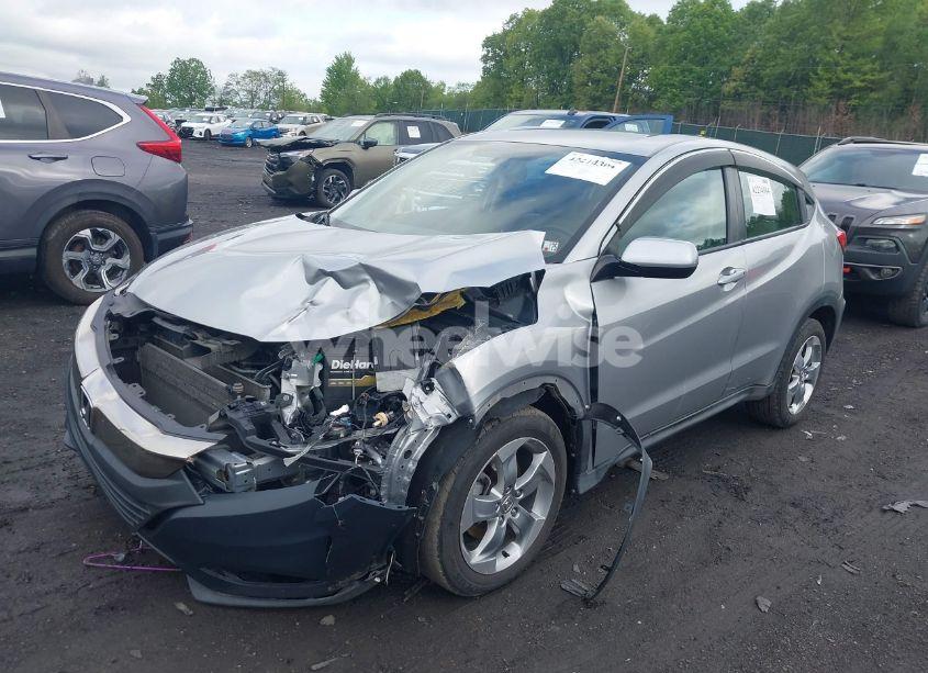 Photo 2 of 2019 Honda Hr-v LX (VIN 3CZRU5H39KG703872)