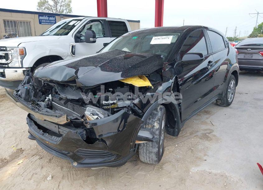 Photo 2 of 2019 Honda Hr-v LX (VIN 3CZRU5H39KG709073)