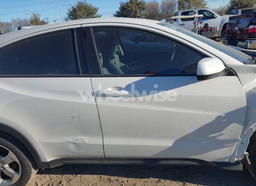 Photo 14 of 2019 Honda Hr-v LX (VIN 3CZRU5H39KM709866)