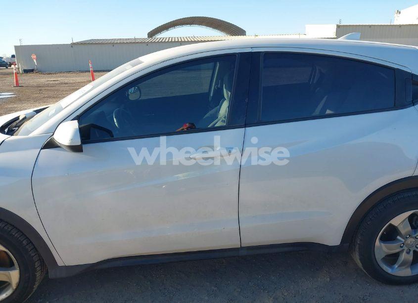 Photo 15 of 2019 Honda Hr-v LX (VIN 3CZRU5H39KM709866)
