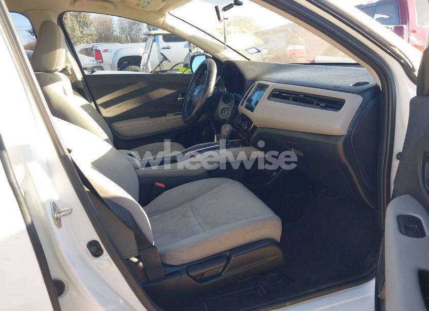 Photo 5 of 2019 Honda Hr-v LX (VIN 3CZRU5H39KM709866)