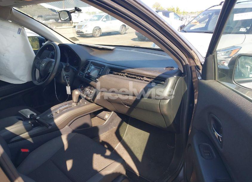 Photo 5 of 2020 Honda Hr-v 2WD LX (VIN 3CZRU5H39LM706726)