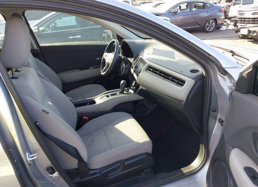 Photo 5 of 2022 Honda Hr-v 2WD LX (VIN 3CZRU5H39NM744850)