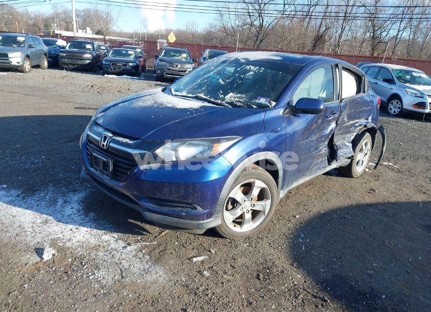 Photo 2 of 2017 Honda Hr-v LX (VIN 3CZRU5H3XHG705526)