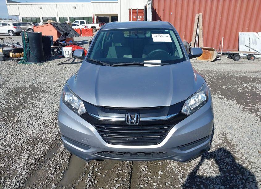 Photo 13 of 2018 Honda Hr-v LX (VIN 3CZRU5H3XJM703623)