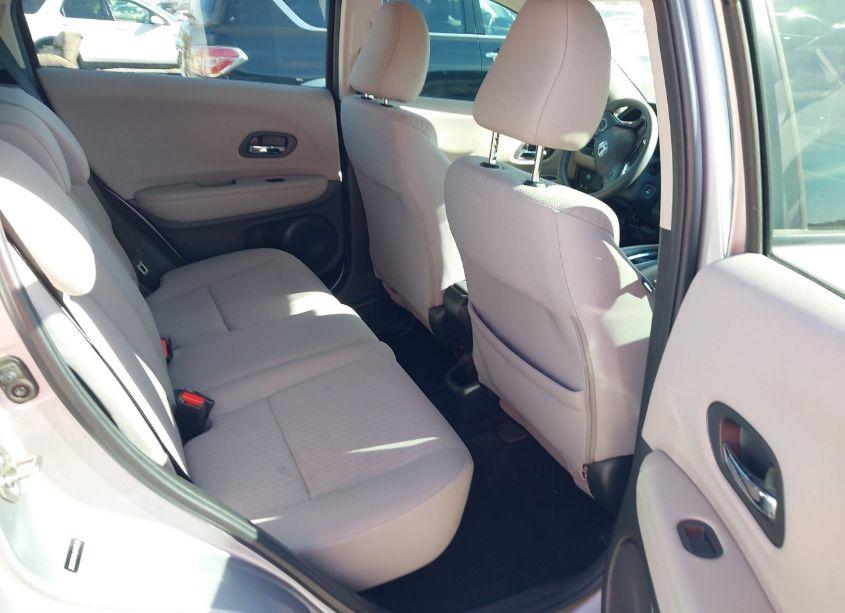 Photo 8 of 2018 Honda Hr-v LX (VIN 3CZRU5H3XJM703623)