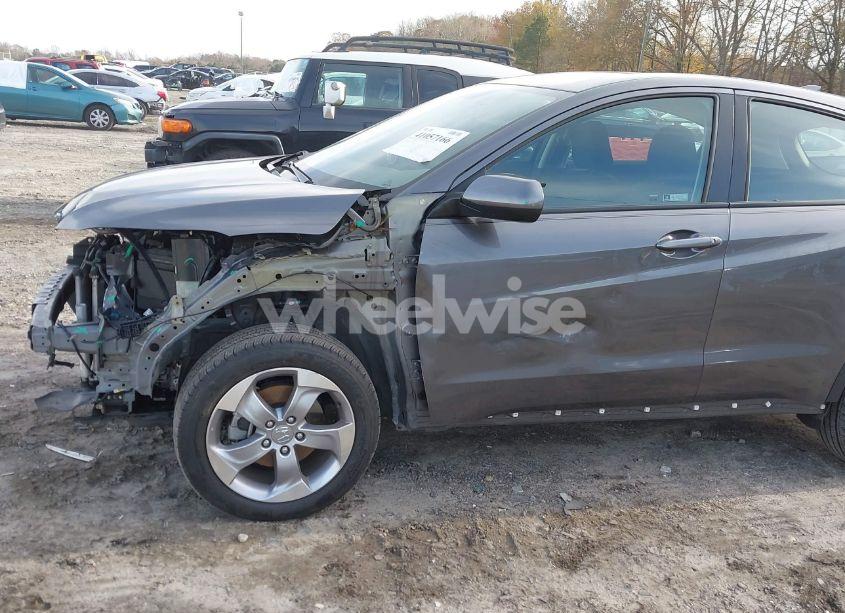 Photo 6 of 2020 Honda Hr-v 2WD LX (VIN 3CZRU5H3XLM711806)