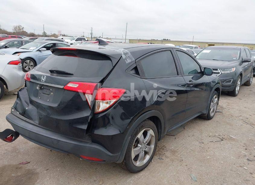 Photo 4 of 2022 Honda Hr-v 2WD LX (VIN 3CZRU5H3XNM705782)