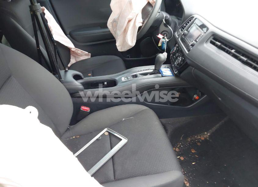 Photo 5 of 2022 Honda Hr-v 2WD LX (VIN 3CZRU5H3XNM705782)