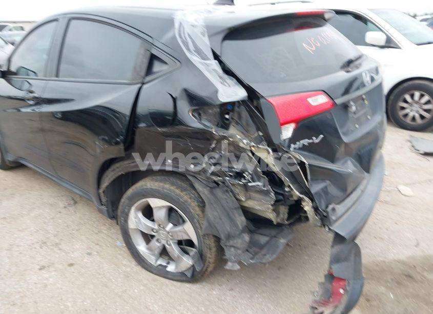 Photo 6 of 2022 Honda Hr-v 2WD LX (VIN 3CZRU5H3XNM705782)