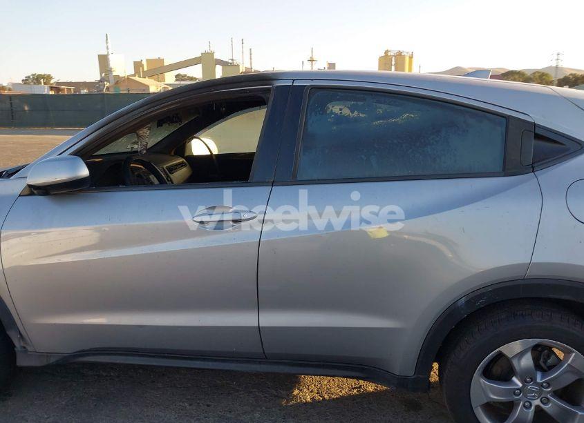 Photo 13 of 2022 Honda Hr-v 2WD LX (VIN 3CZRU5H3XNM709654)
