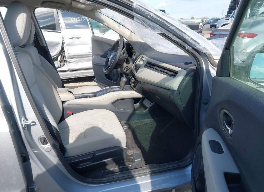 Photo 5 of 2022 Honda Hr-v 2WD LX (VIN 3CZRU5H3XNM720119)