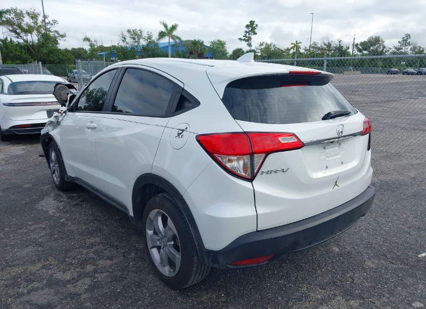 Photo 3 of 2022 Honda Hr-v 2WD LX (VIN 3CZRU5H3XNM725255)