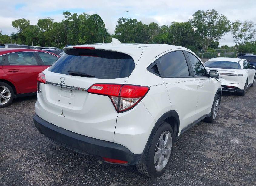 Photo 4 of 2022 Honda Hr-v 2WD LX (VIN 3CZRU5H3XNM725255)