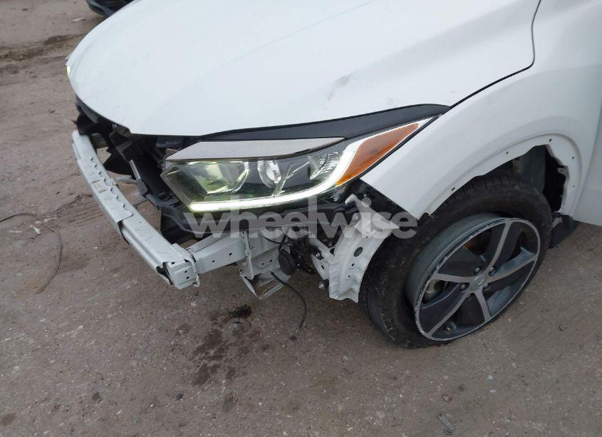 Photo 6 of 2022 Honda Hr-v 2WD EX (VIN 3CZRU5H50NM740784)