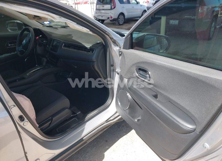 Photo 5 of 2022 Honda Hr-v 2WD EX (VIN 3CZRU5H53NM735580)