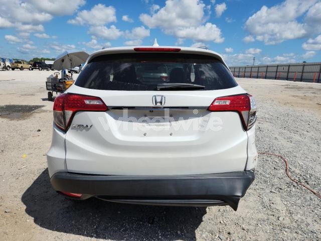 Photo 3 of 2021 HONDA HR-V EX (VIN 3CZRU5H56MM708033)
