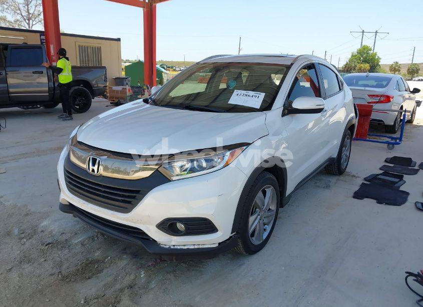 Photo 2 of 2019 Honda Hr-v EX (VIN 3CZRU5H58KM729088)