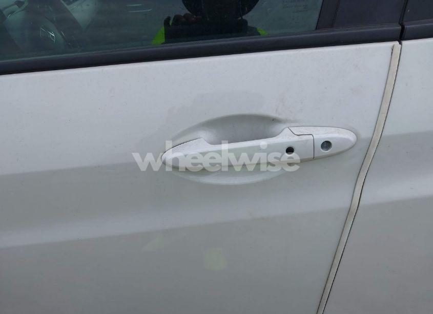 Photo 6 of 2022 Honda Hr-v 2WD EX (VIN 3CZRU5H5XNM704326)