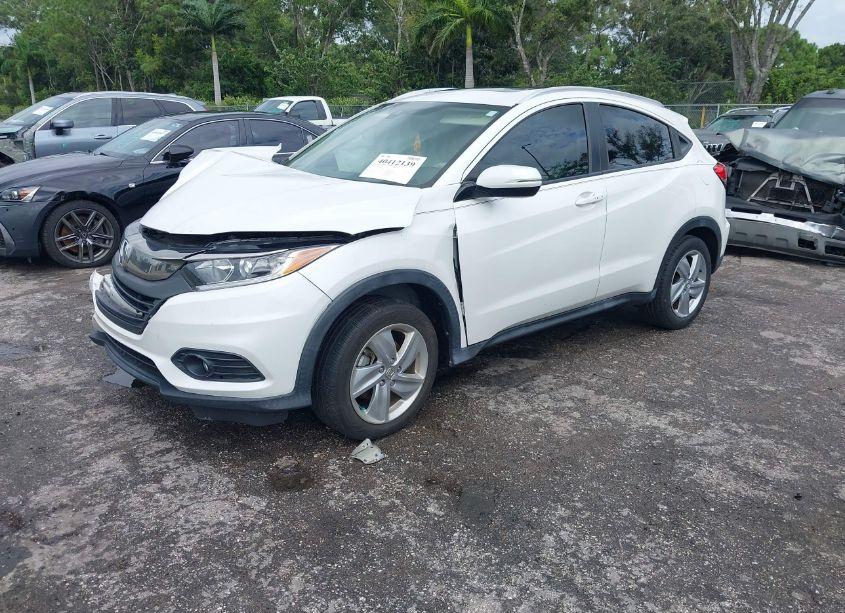 Photo 2 of 2019 Honda Hr-v EX-L (VIN 3CZRU5H70KM718412)