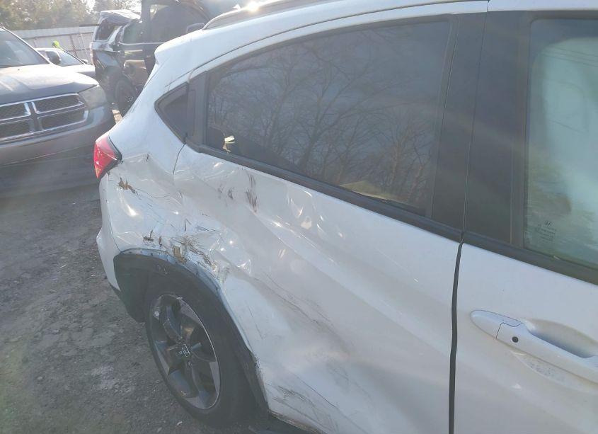 Photo 6 of 2018 Honda Hr-v EX-L (VIN 3CZRU5H71JM701956)