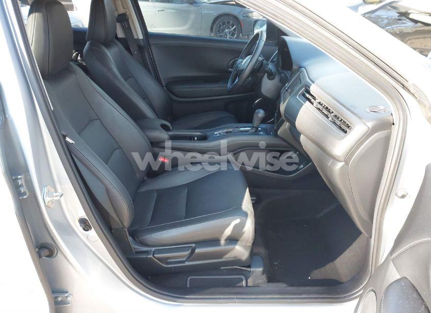 Photo 5 of 2019 Honda Hr-v EX-L (VIN 3CZRU5H77KM712817)