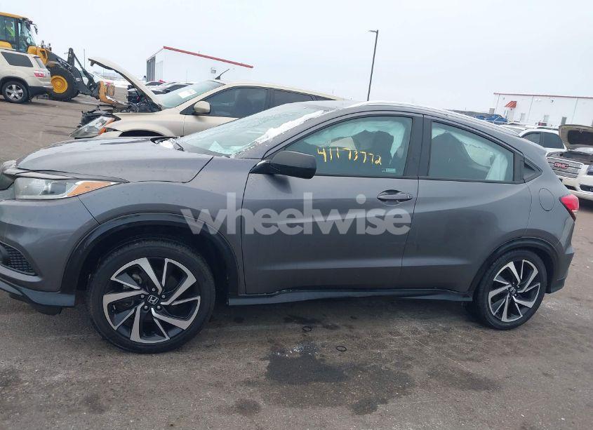 Photo 14 of 2019 Honda Hr-v SPORT (VIN 3CZRU6H10KG725585)