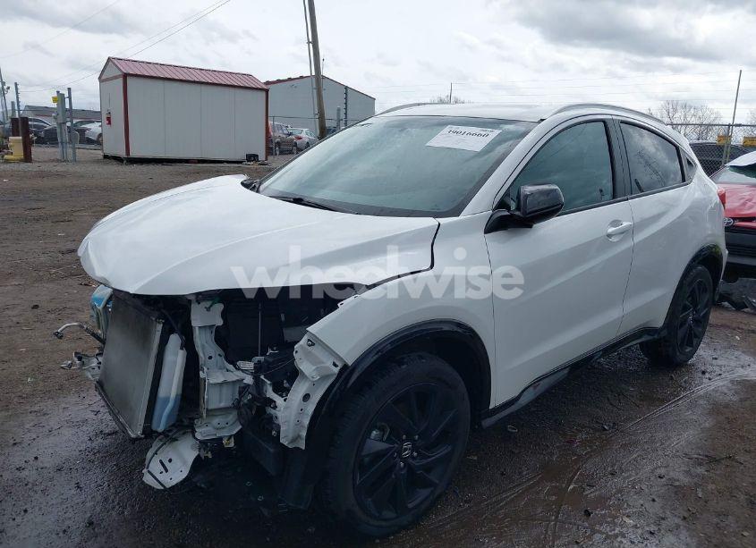 Photo 2 of 2022 Honda Hr-v AWD SPORT (VIN 3CZRU6H10NM774212)